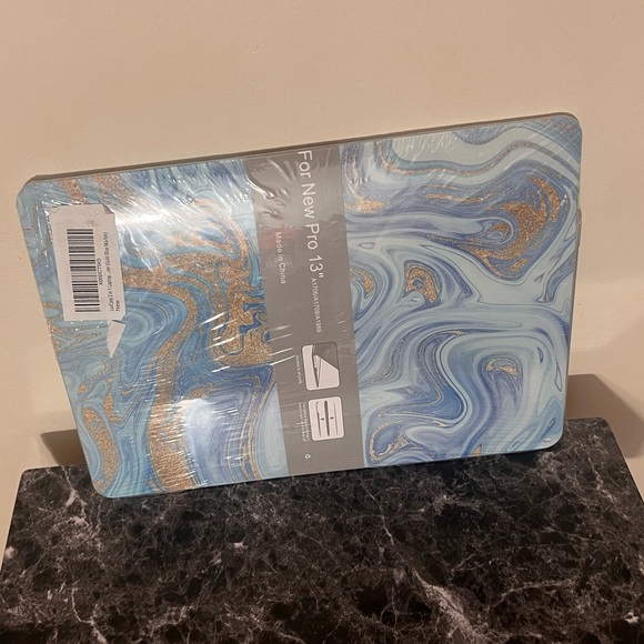 New Pro 13 Mac book case - Picture 3 of 3